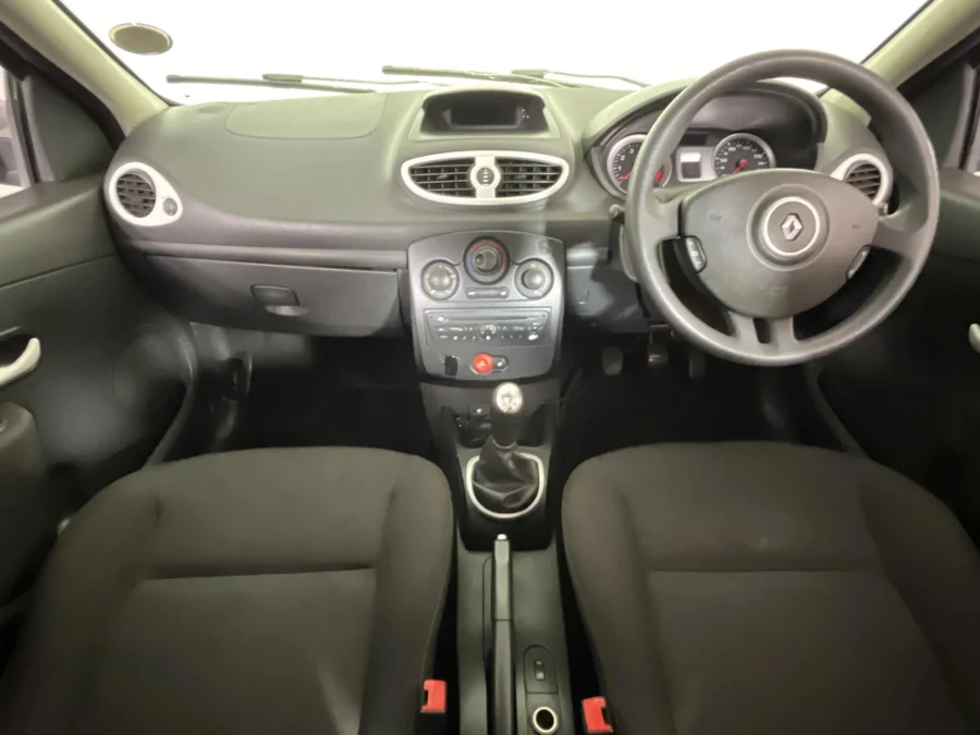 Used 2012 Renault Clio 1.6 Dynamique - WeBuyCars JHB South Used 2012 Renault Clio 1.6 Dynamique - WeBuyCars JHB South