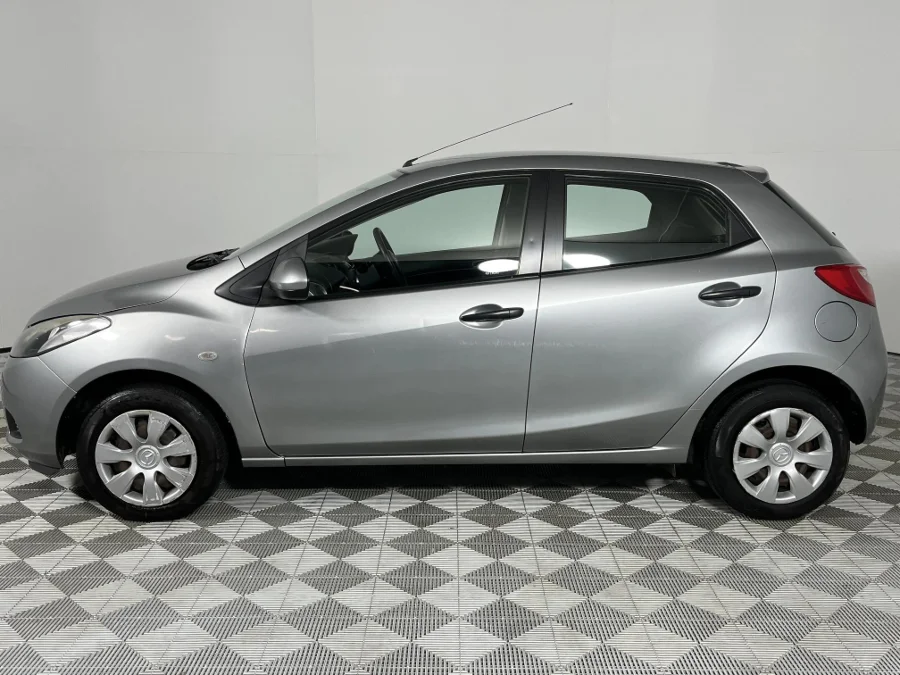 Used 2010 Mazda Mazda2 hatch 1.3 Active - WeBuyCars Richmond Used 2010 Mazda Mazda2 hatch 1.3 Active - WeBuyCars Richmond