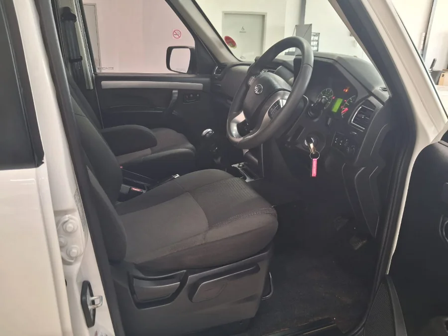 Used 2024 Mahindra Pik Up 2.2CRDe double cab 4x4 S6 manual - BB Mount Fuji