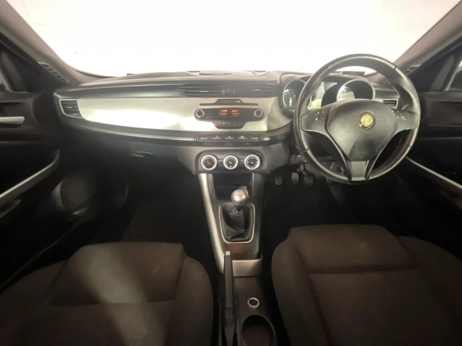 Used 2015 Alfa Romeo Giulietta 1.4TBi Progression - WeBuyCars Vereeniging Used 2015 Alfa Romeo Giulietta 1.4TBi Progression - WeBuyCars Vereeniging