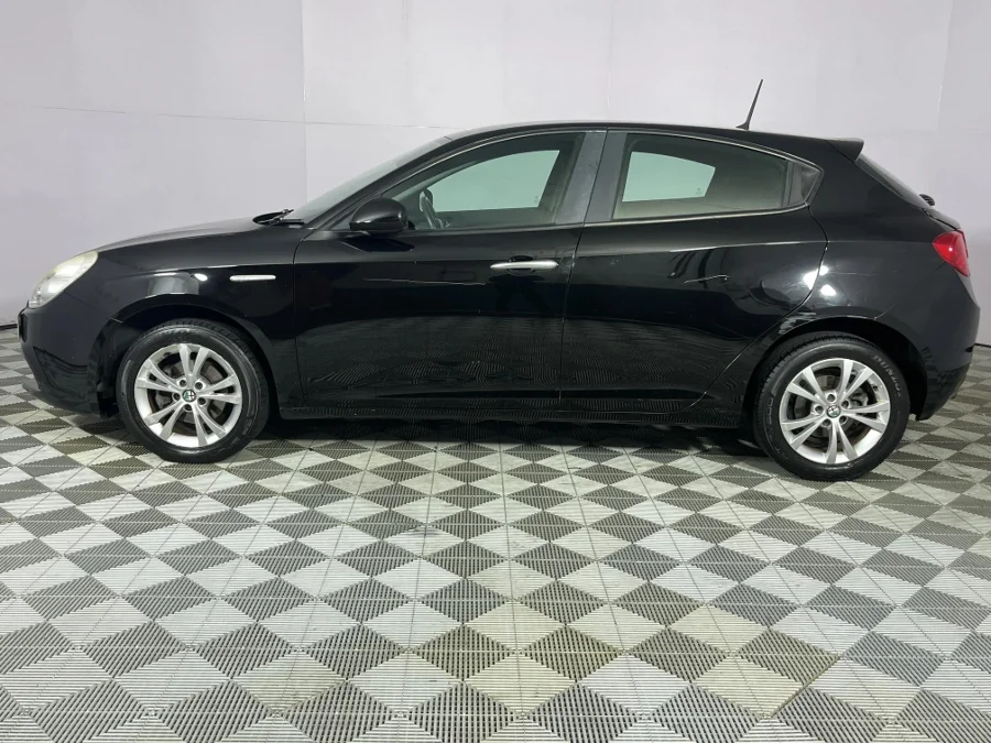 Used 2015 Alfa Romeo Giulietta 1.4TBi Progression - WeBuyCars Vereeniging Used 2015 Alfa Romeo Giulietta 1.4TBi Progression - WeBuyCars Vereeniging