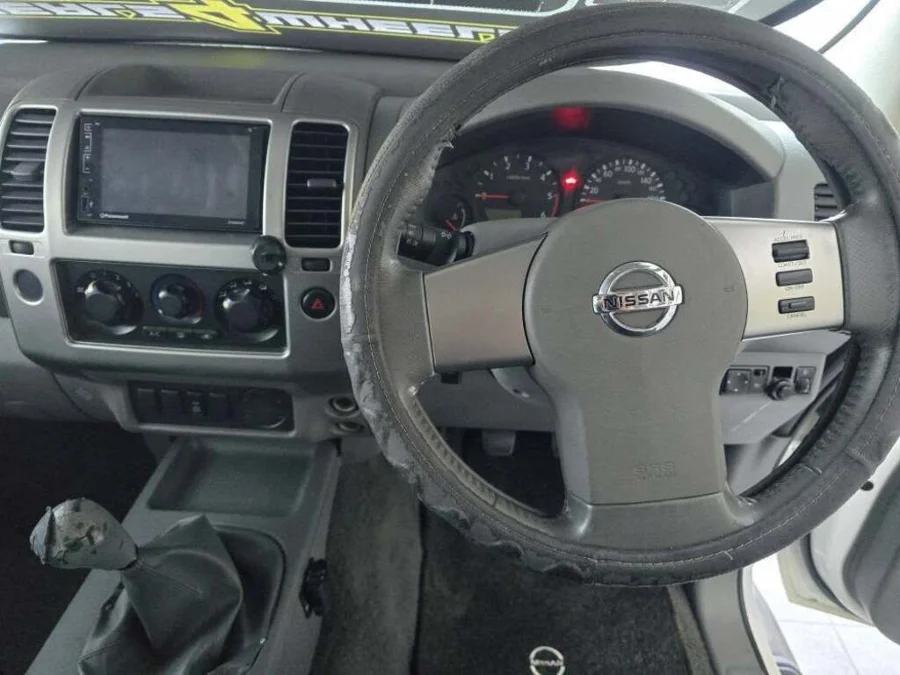 Used 2010 Nissan Navara 2.5dCi - Deals 4 Wheels