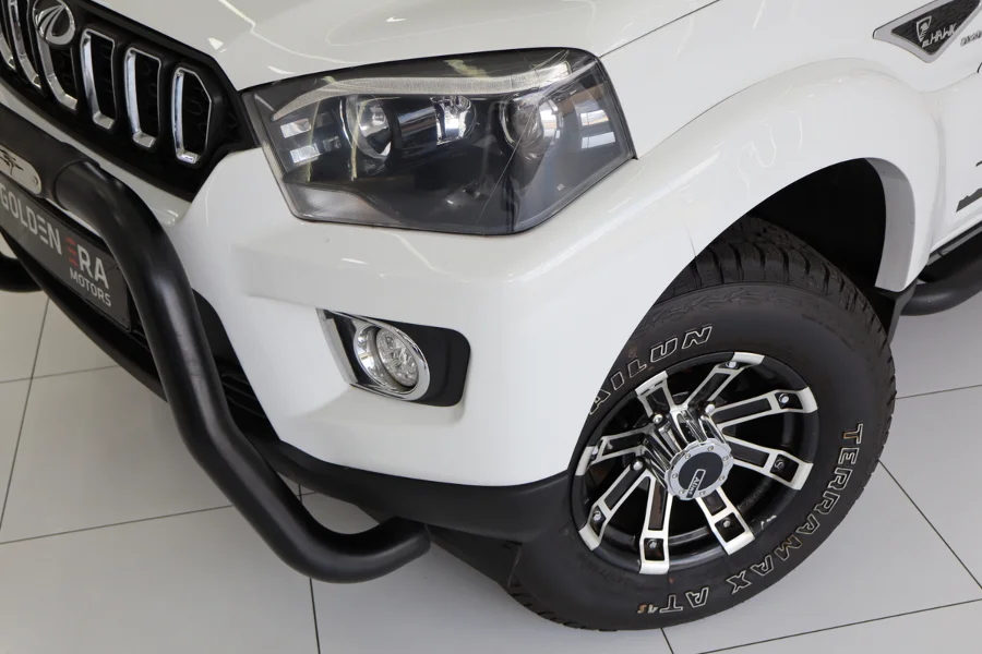 Used 2022 Mahindra Pik Up 2.2CRDe double cab S11 - Golden Era Motors Used 2022 Mahindra Pik Up 2.2CRDe double cab S11 - Golden Era Motors