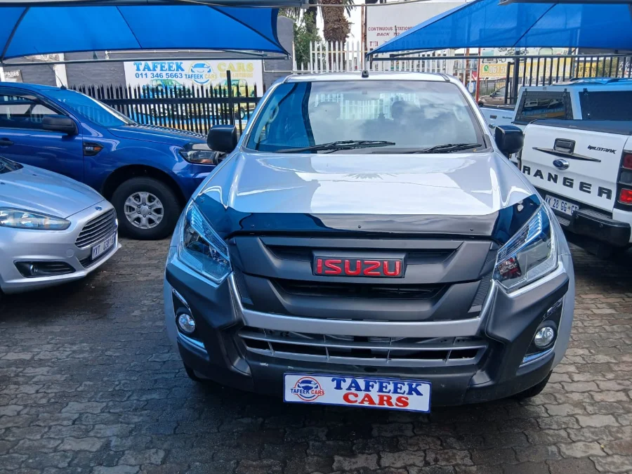 Used 2020 Isuzu D-Max 250 double cab X-Rider X Limited auto - Tafeek Cars