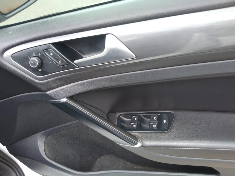 Used 2018 Volkswagen Golf 1.4TSI R-Line - Wariz Auto Used 2018 Volkswagen Golf 1.4TSI R-Line - Wariz Auto