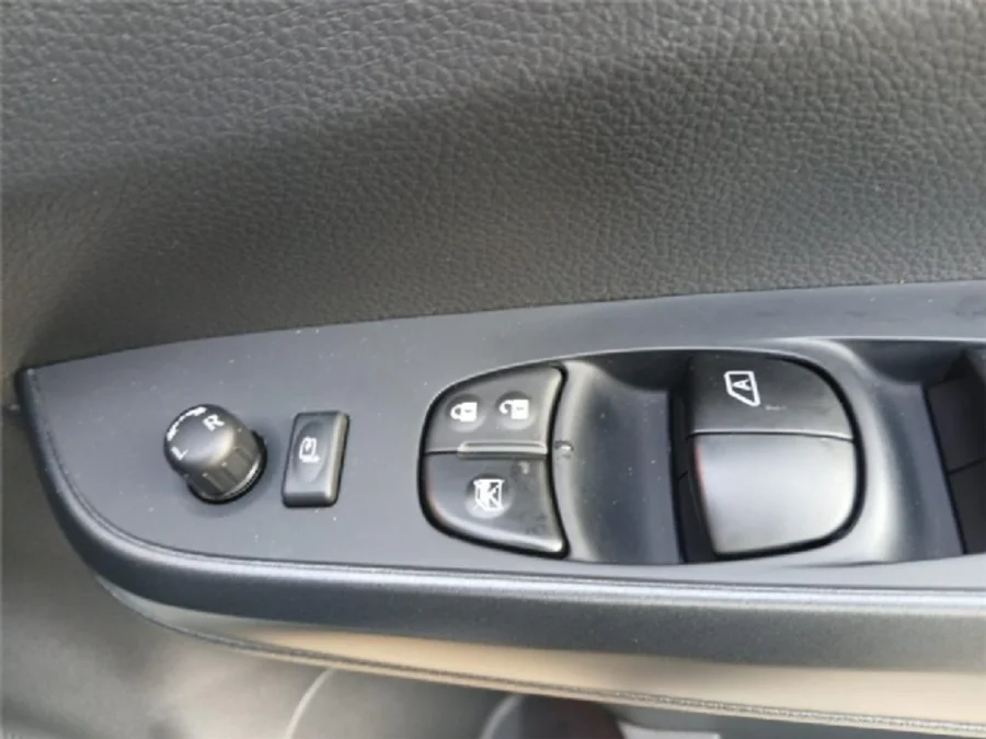 Demo 2025 Nissan Navara 2.5DDTi double cab Pro-4X 4x4 - MG Amanzimtoti