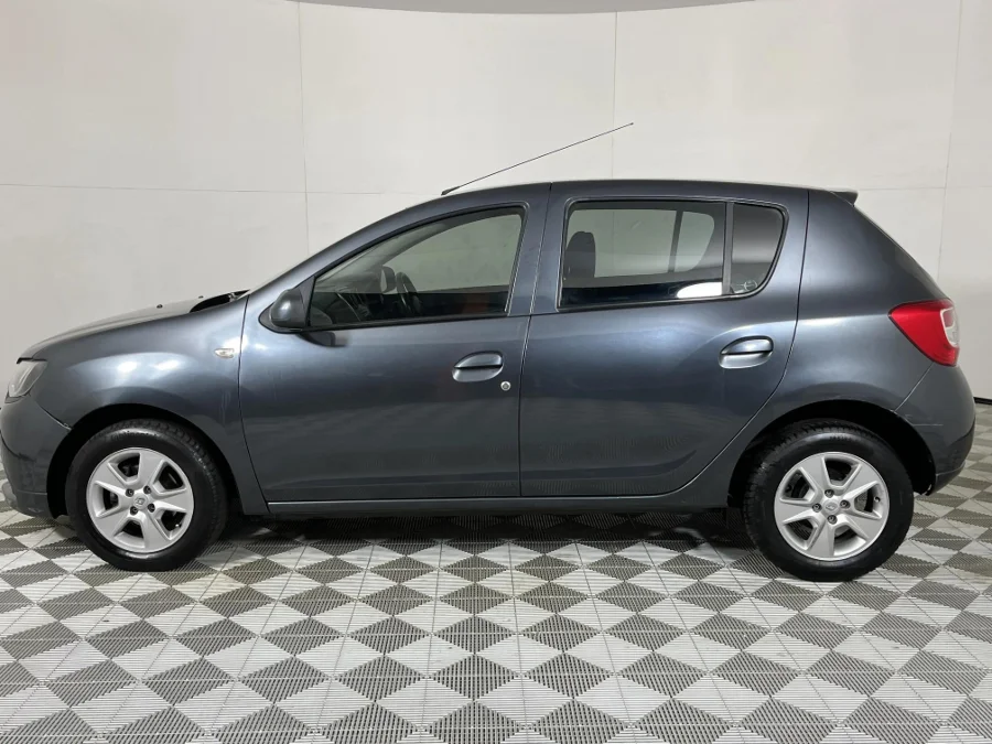 Used 2016 Renault Sandero 66kW turbo Dynamique - WeBuyCars JHB South