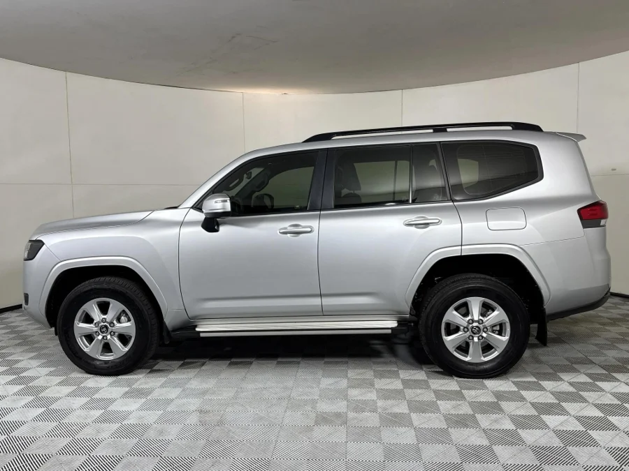 Used 2023 Toyota Land Cruiser 300 3.3D GX-R - WeBuyCars Midstream