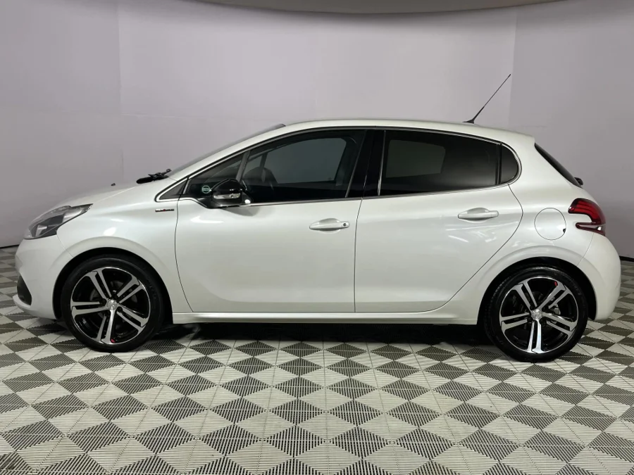Used 2018 Peugeot 208 1.2T GT Line - WeBuyCars The Dome