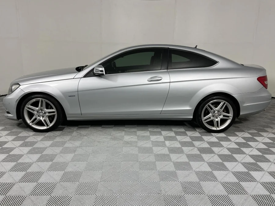Used 2011 Mercedes-Benz C-Class C350 coupe AMG Sports - WeBuyCars The Dome