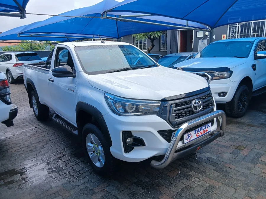 Used 2020 Toyota Hilux 2.4GD-6 4x4 SRX - Tafeek Cars