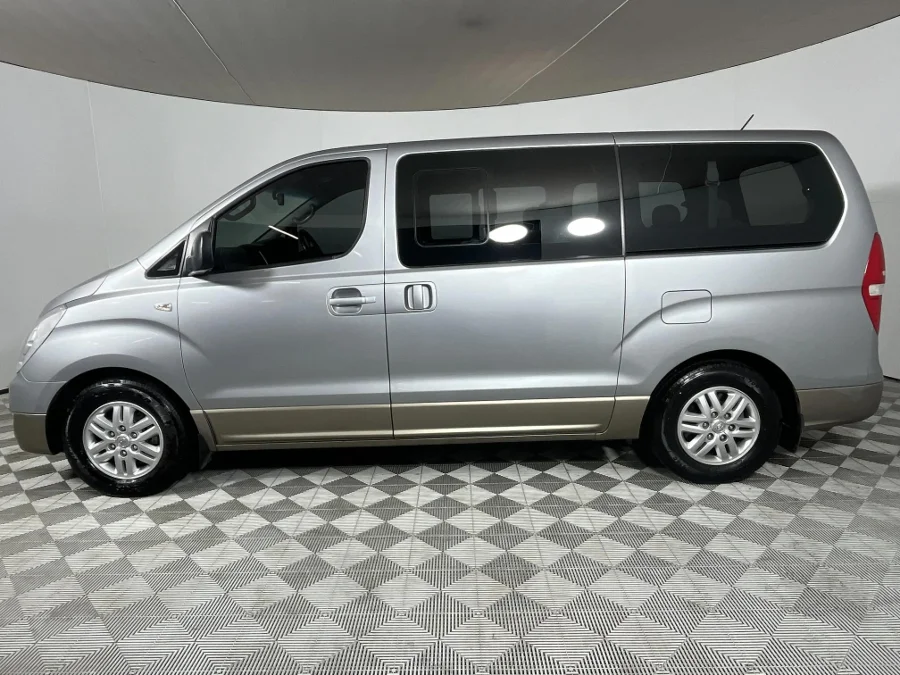 Used 2017 Hyundai H-1 2.5VGTi bus Elite 9-seater - WeBuyCars Epping