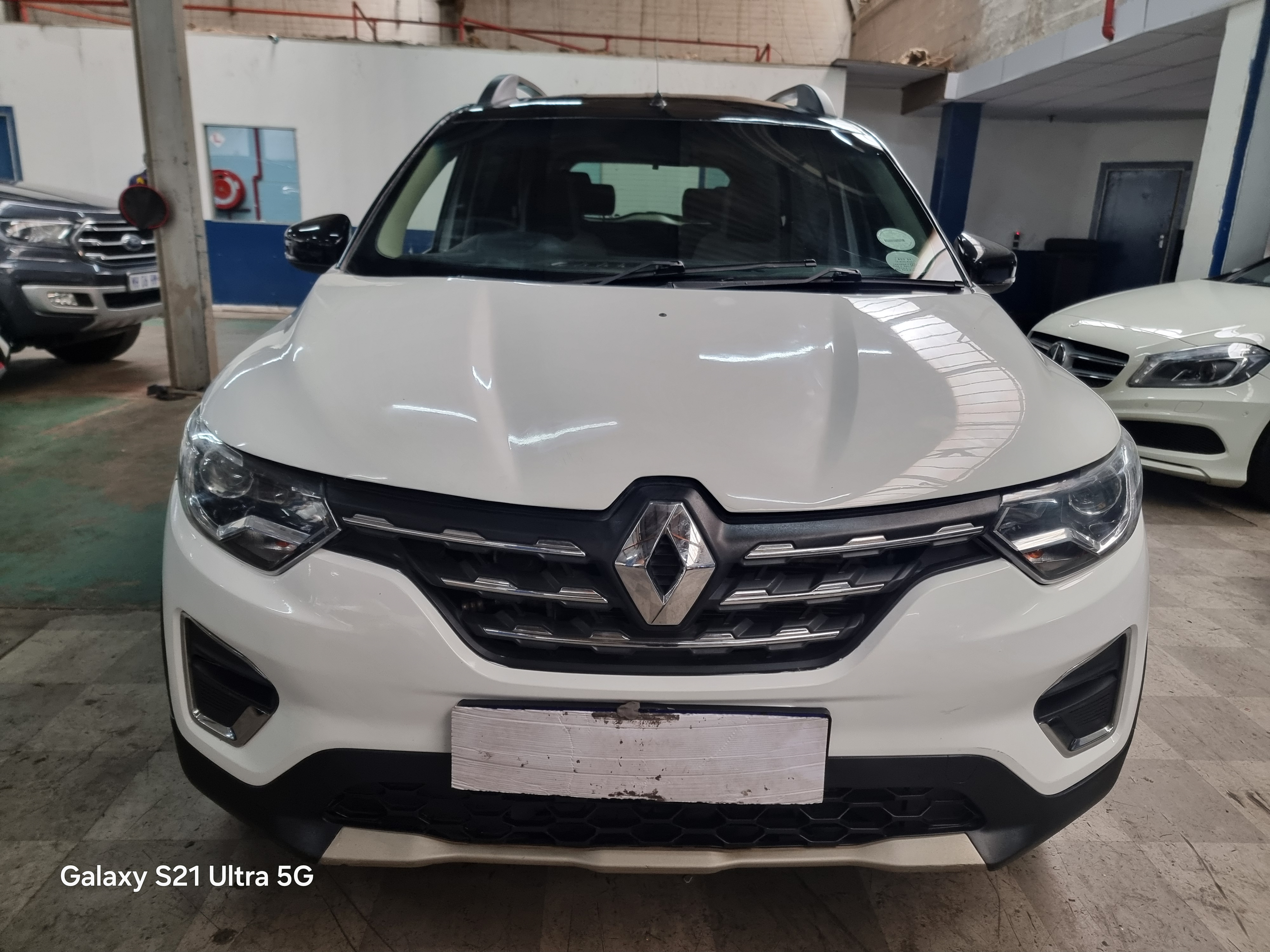 Used 2024 Renault Triber 1.0 Zen manual