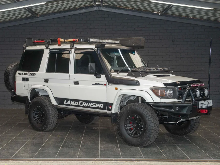 Used 2019 Toyota Land Cruiser 76 4.5D-4D V8 station wagon LX - Exclusive Auto Used 2019 Toyota Land Cruiser 76 4.5D-4D V8 station wagon LX - Exclusive Auto