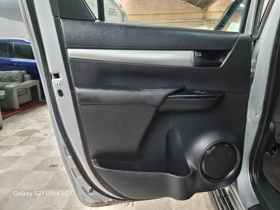 Used 2023 Toyota Hilux 2.4GD-6 double cab Raider manual - V Cars