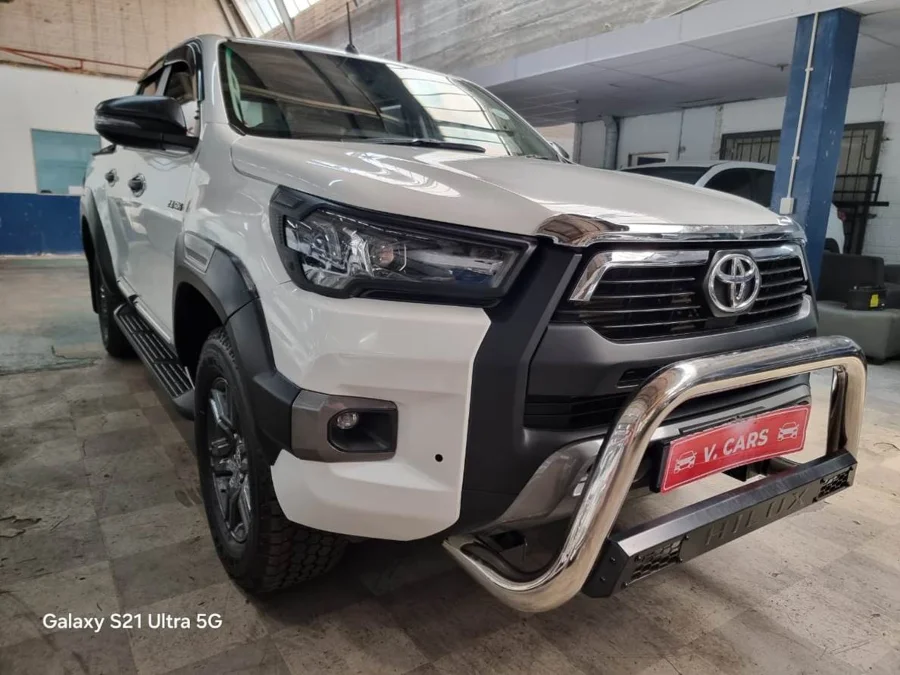 Used 2023 Toyota Hilux 2.4GD-6 double cab SR - V Cars Used 2023 Toyota Hilux 2.4GD-6 double cab SR - V Cars