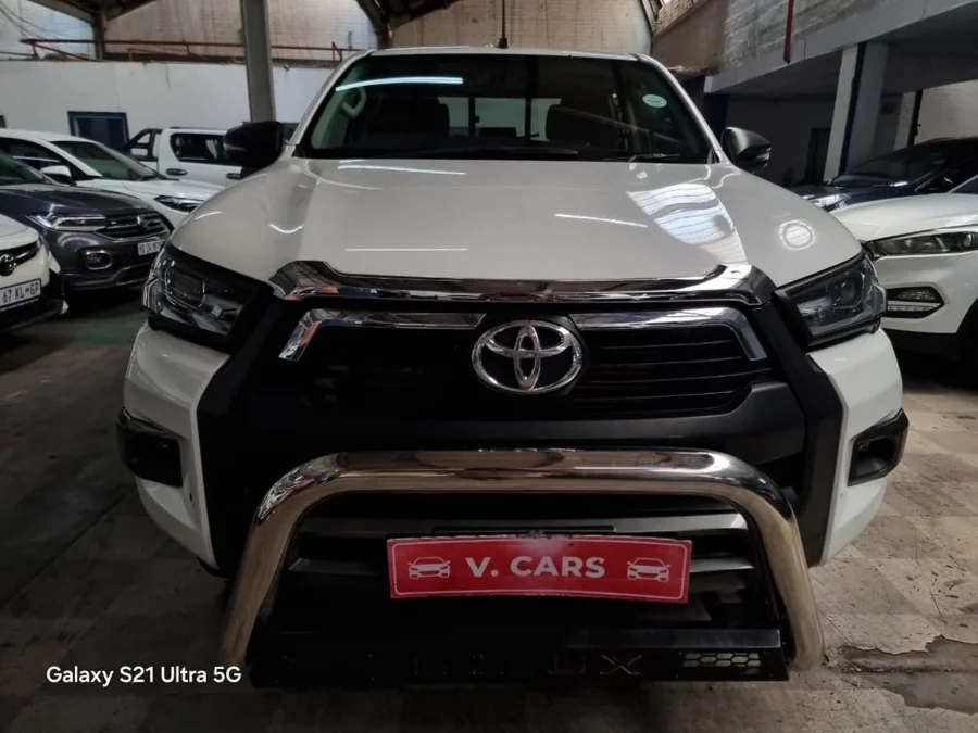 Used 2023 Toyota Hilux 2.4GD-6 double cab SR - V Cars Used 2023 Toyota Hilux 2.4GD-6 double cab SR - V Cars