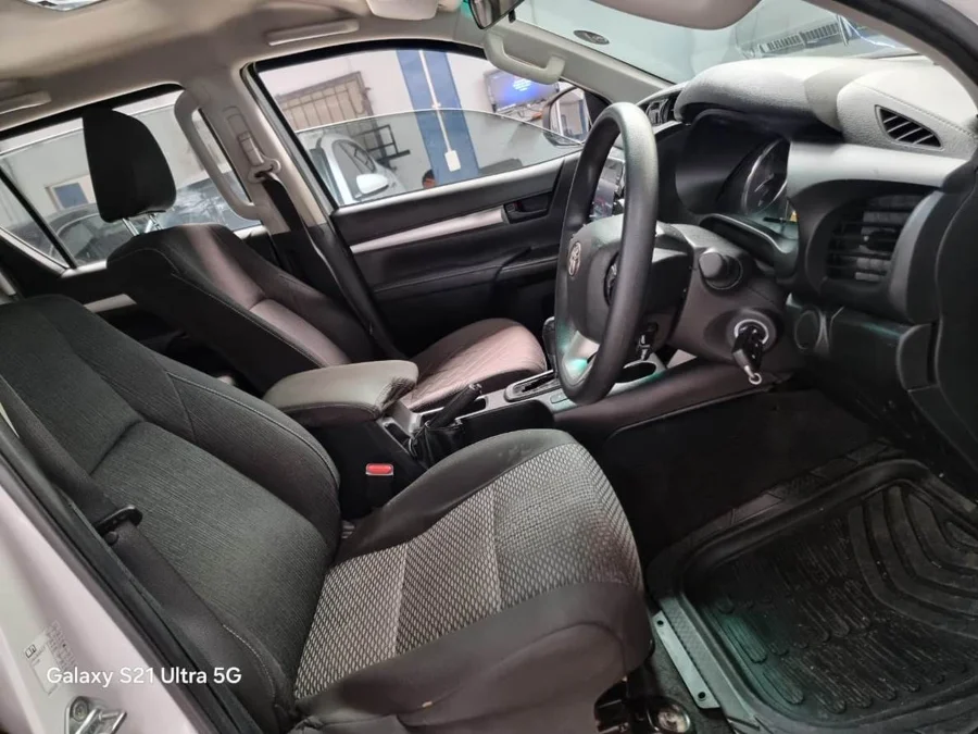 Used 2023 Toyota Hilux 2.4GD-6 double cab SR - V Cars Used 2023 Toyota Hilux 2.4GD-6 double cab SR - V Cars