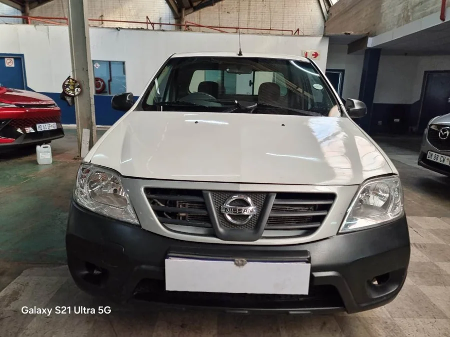 Used 2013 Nissan NP200 1.6 16v high - V Cars