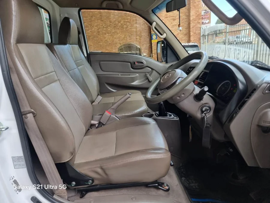 Used 2020 Hyundai H-100 Bakkie 2.6D deck (aircon) - V Cars Used 2020 Hyundai H-100 Bakkie 2.6D deck (aircon) - V Cars