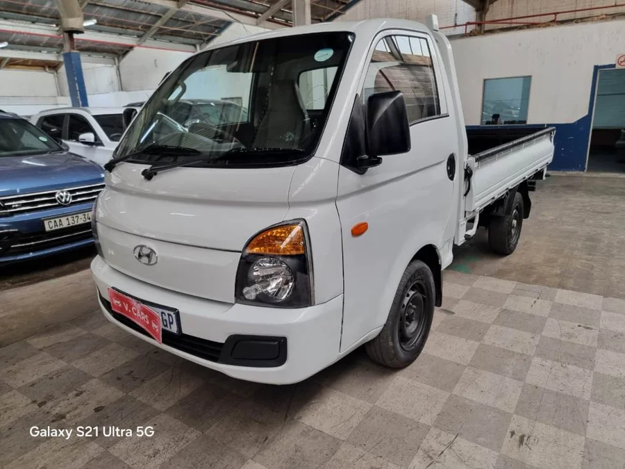 Used 2015 Hyundai H-100 Bakkie 2.6D deck (aircon) - V Cars