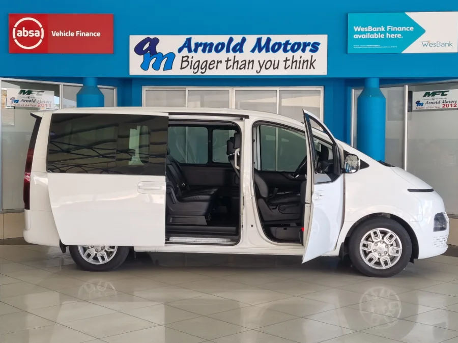 Used 2022 Hyundai Staria 2.2D Executive 9-seater - Arnold Motors CC