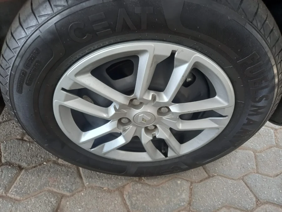 Used 2024 Renault Triber 1.0 Dynamique - Omega EL Auto