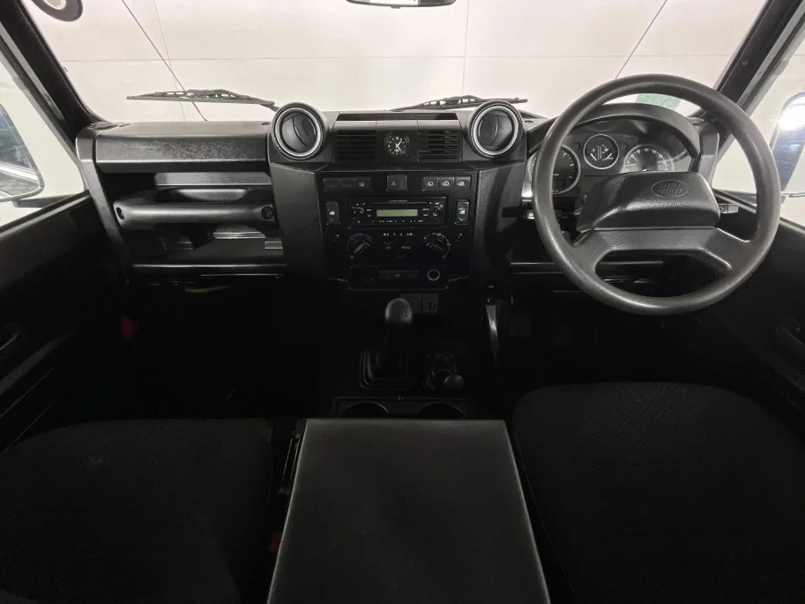 Used 2011 Land Rover Defender 90 TD station wagon S - WeBuyCars Silverlakes