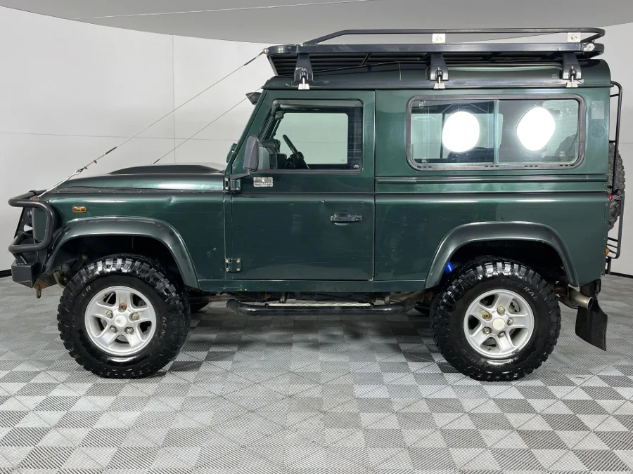 Used 2011 Land Rover Defender 90 TD station wagon S - WeBuyCars Silverlakes