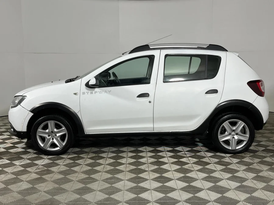 Used 2015 Renault Sandero Stepway 66kW turbo - WeBuyCars Germiston