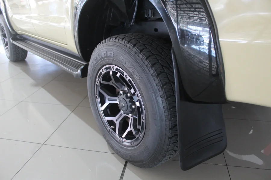 Used 2007 Toyota Hilux V6 4.0 double cab 4x4 Raider - K Mart Auto