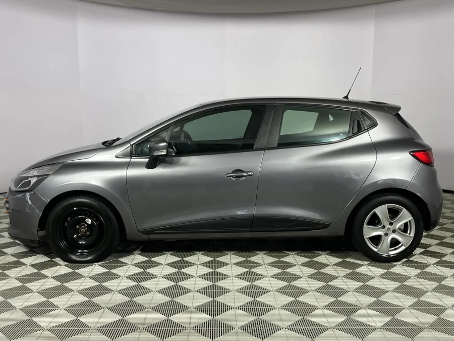 Used 2015 Renault Clio 66kW turbo Dynamique - WeBuyCars Durban Used 2015 Renault Clio 66kW turbo Dynamique - WeBuyCars Durban