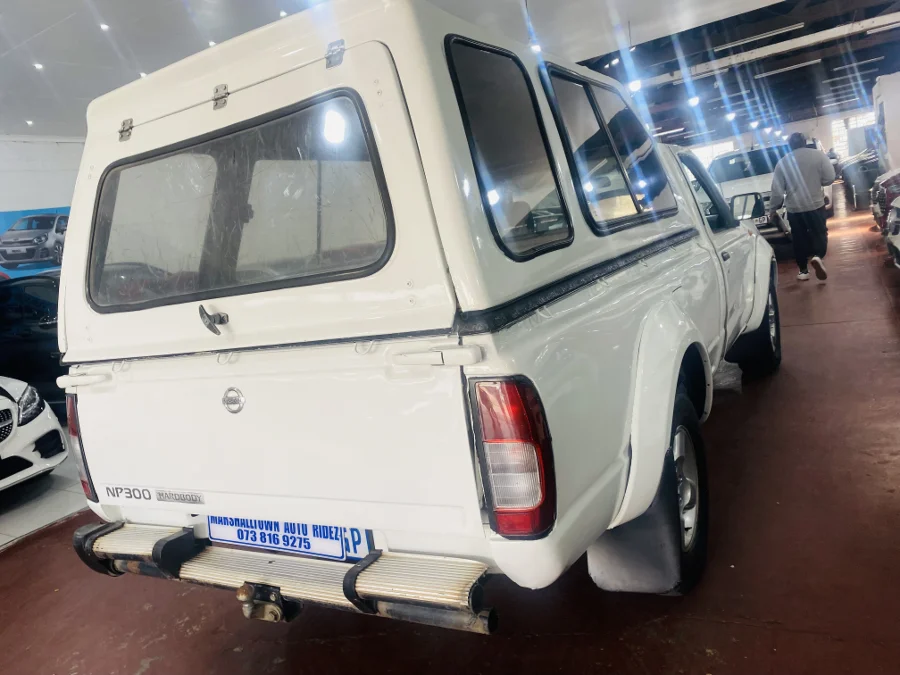 Used Nissan NP300 Hardbody 2.4 double cab Hi-rider - Marshalltown Auto Ridez