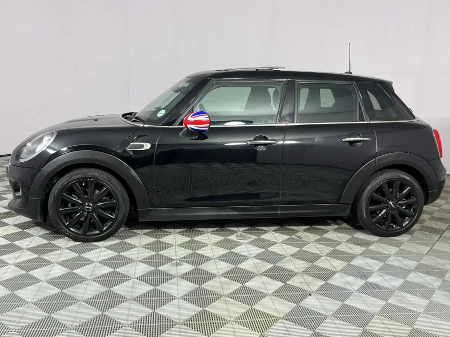 Used 2017 MINI Hatch Cooper Hatch 5-door Seven 7 auto - WeBuyCars Brackenfell Cape Town