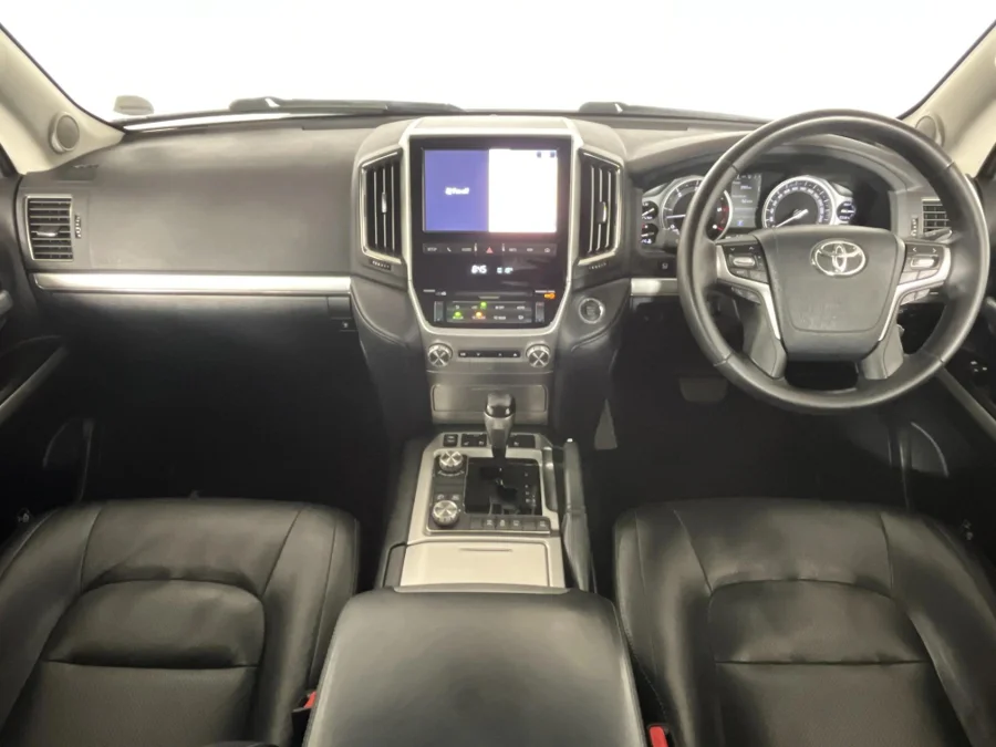 Used 2018 Toyota Land Cruiser 200 4.5D-4D V8 VX-R - WeBuyCars Richmond