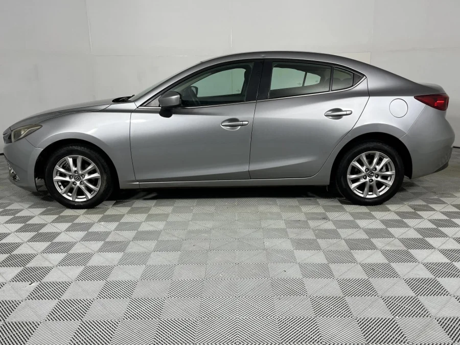 Used 2015 Mazda Mazda3 sedan 1.6 Dynamic - WeBuyCars Silverlakes