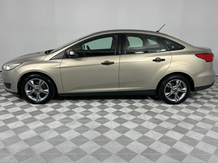 Used 2017 Ford Focus sedan 1.0T Ambiente - WeBuyCars The Dome