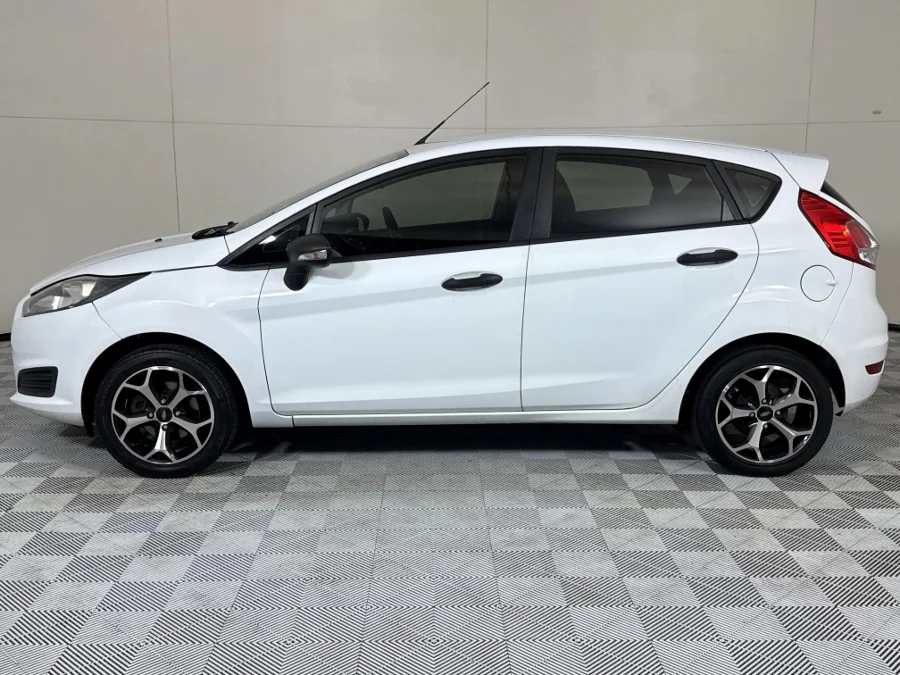 Used 2014 Ford Fiesta 5-door 1.4 Ambiente - WeBuyCars Midstream
