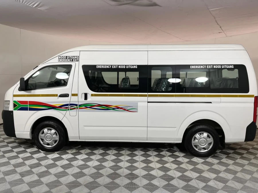 Used 2025 Foton Asambe 2.4i taxi 16-seater - WeBuyCars JHB South