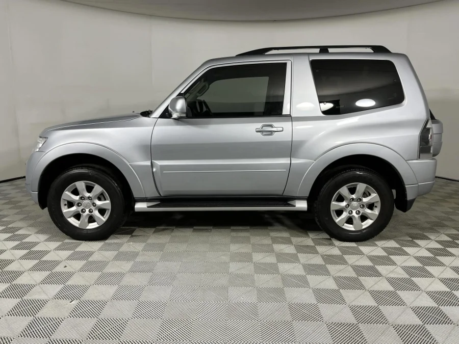 Used 2014 Mitsubishi Pajero 3-door 3.2DI-D GLS Pajero Legend Limited Edition 100 - WeBuyCars Silverlakes