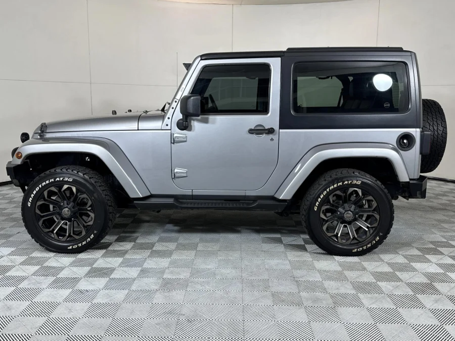 Used 2015 Jeep Wrangler 3.6L Rubicon X - WeBuyCars Midstream
