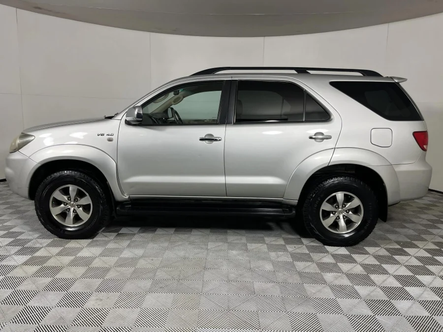Used 2007 Toyota Fortuner V6 4.0 4x4 auto - WeBuyCars Riverhorse