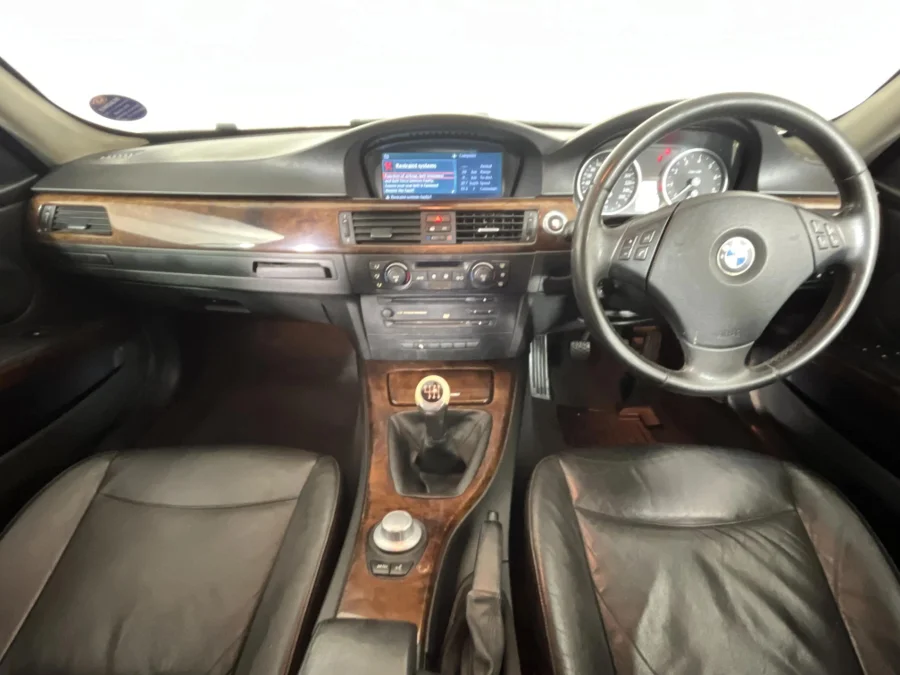 Used 2005 BMW 3 Series 330i - WeBuyCars The Dome