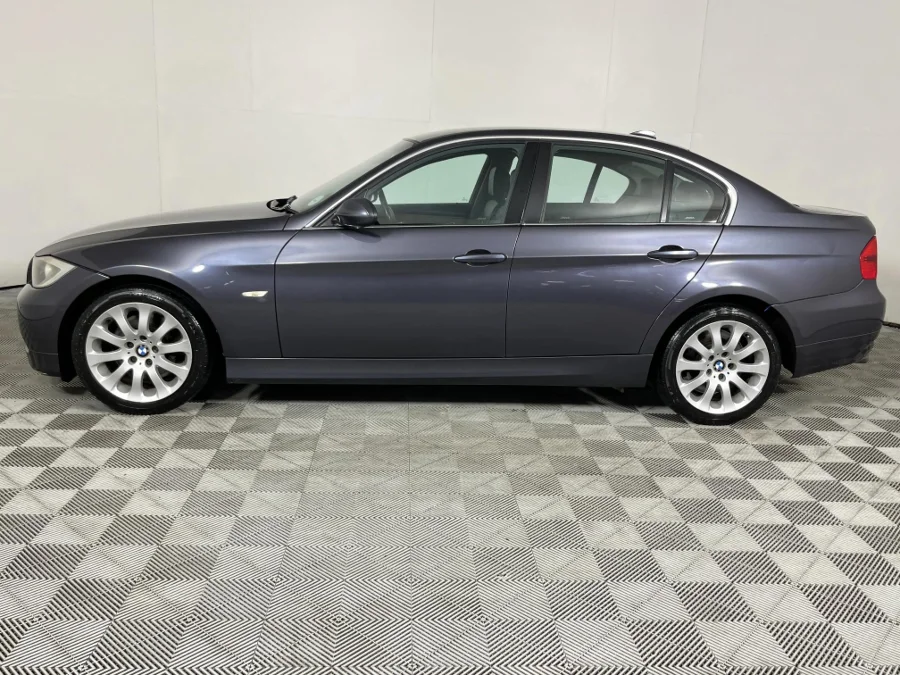 Used 2005 BMW 3 Series 330i - WeBuyCars The Dome