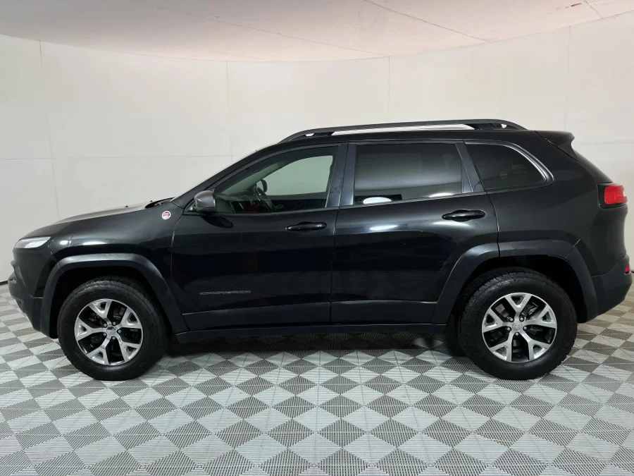 Used 2014 Jeep Cherokee 3.2L 4x4 Trailhawk - WeBuyCars JHB South