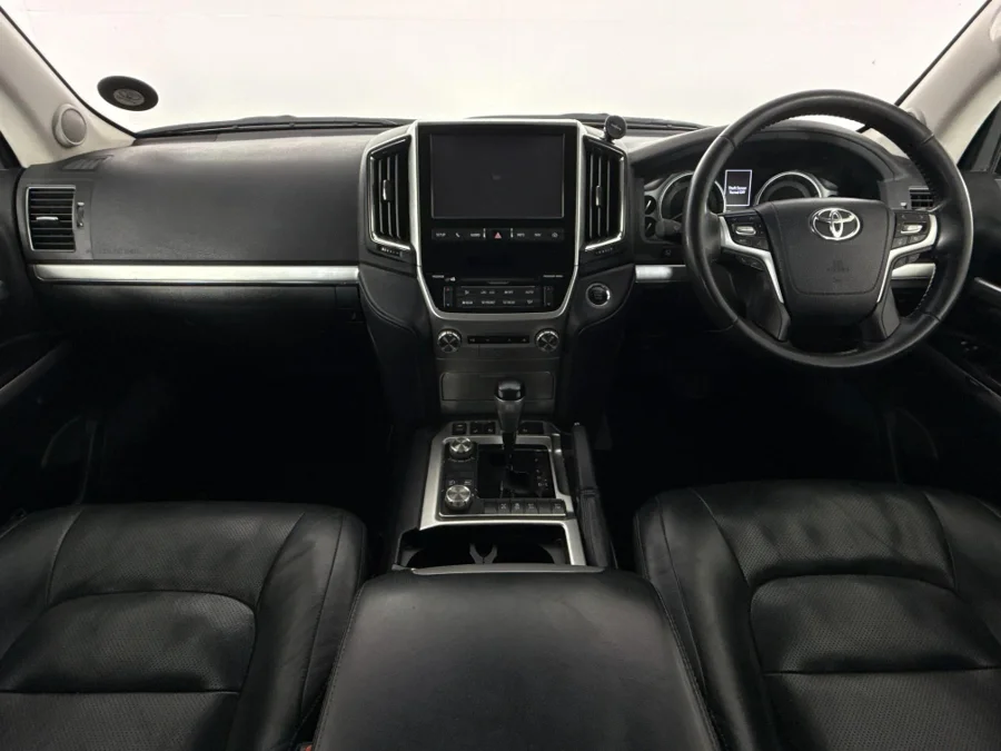 Used 2018 Toyota Land Cruiser 200 4.5D-4D V8 VX-R - WeBuyCars Vereeniging