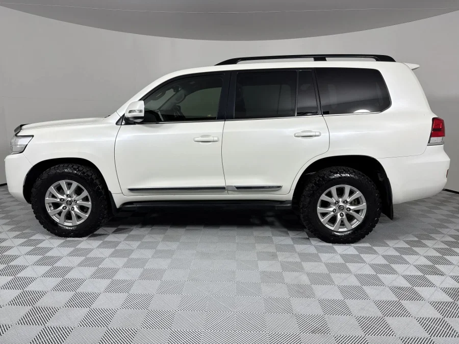 Used 2018 Toyota Land Cruiser 200 4.5D-4D V8 VX-R - WeBuyCars Vereeniging