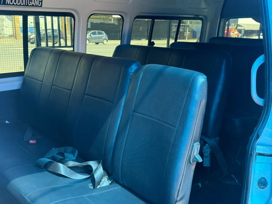 Used 2021 Toyota Hiace 2.5D-4D Ses-fikile 16-seater - Khensani Imports And Exports