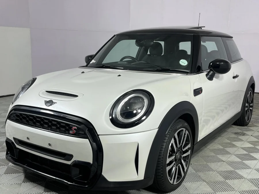 Used 2024 MINI Cooper S 3-door - WeBuyCars Brackenfell Cape Town Used 2024 MINI Cooper S 3-door - WeBuyCars Brackenfell Cape Town