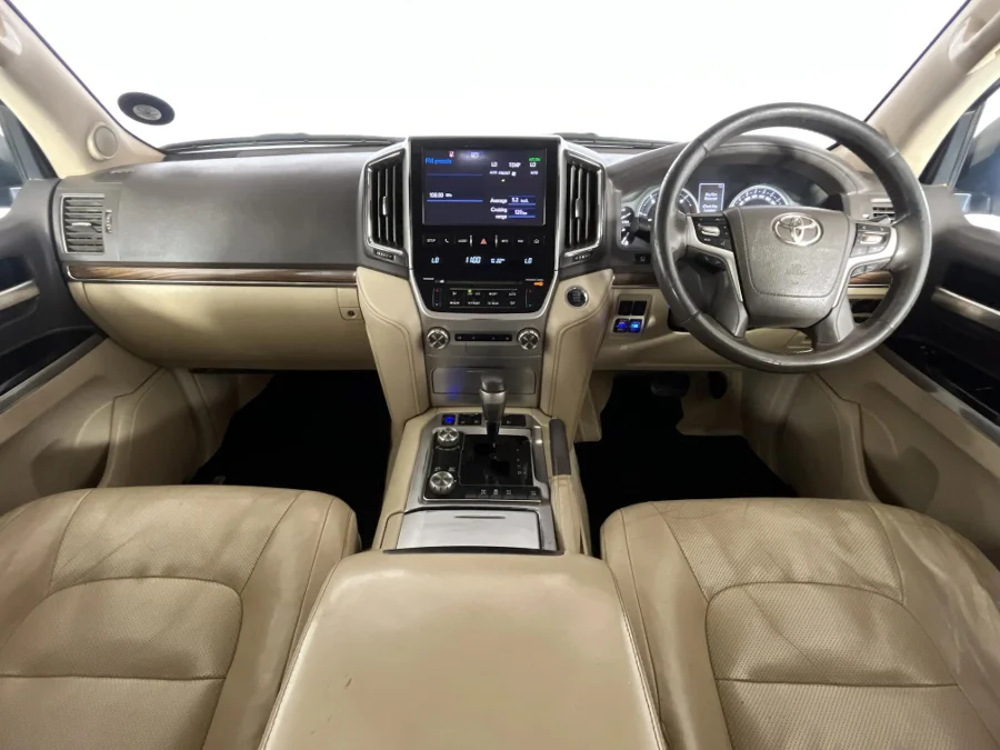 Used 2019 Toyota Land Cruiser 200 4.5D-4D V8 VX-R - WeBuyCars Richmond